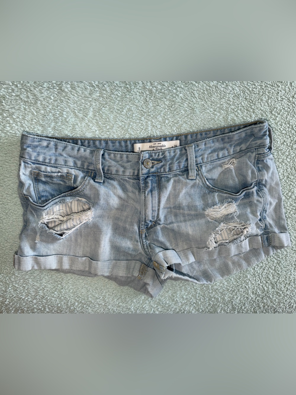 Abercrombie & Fitch Distressed Light Wash Denim Shorts Size 8